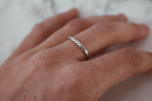 Rope stacking ring